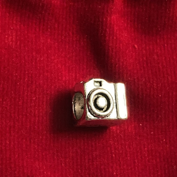 ๐ธ NWOT - Camera - Silvertone Slider Charm ๐ธ - Picture 3 of 6